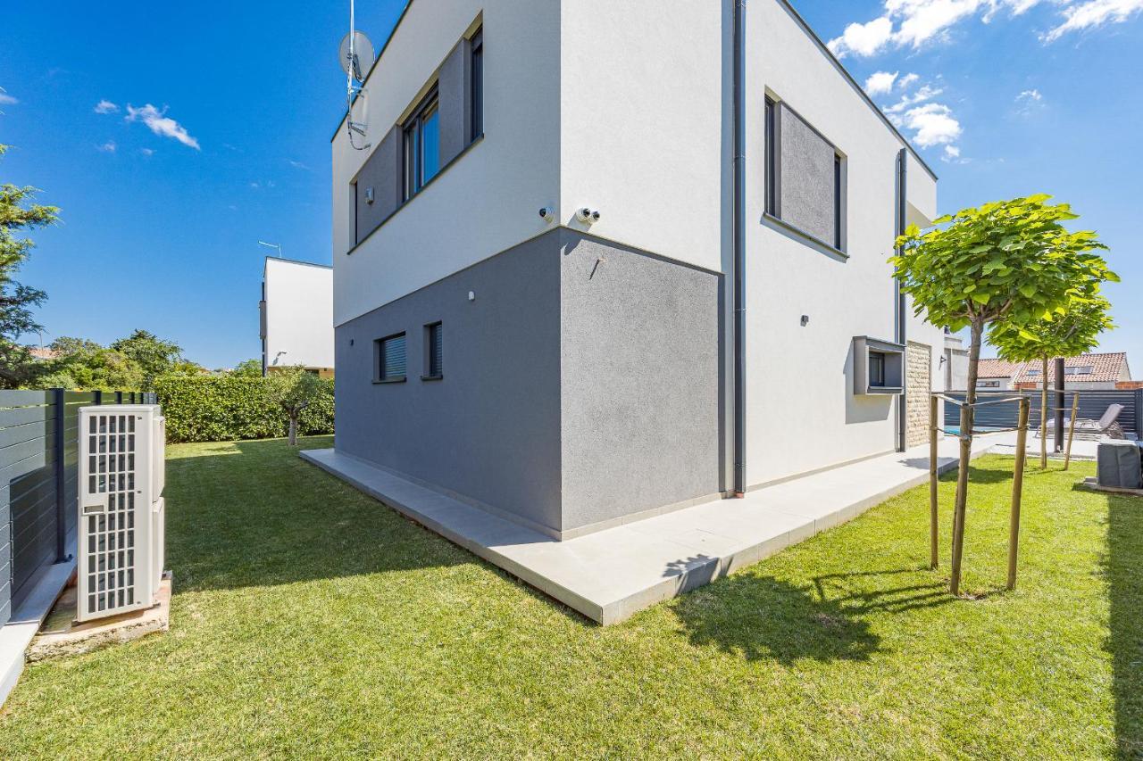 Villa Moon Near The Sea Fažana Exteriör bild