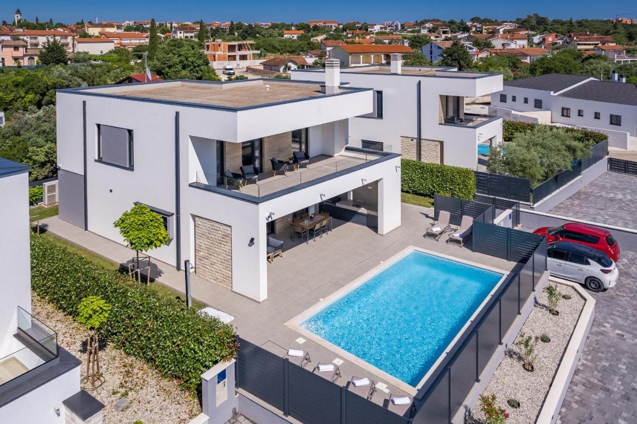 Villa Moon Near The Sea Fažana Exteriör bild
